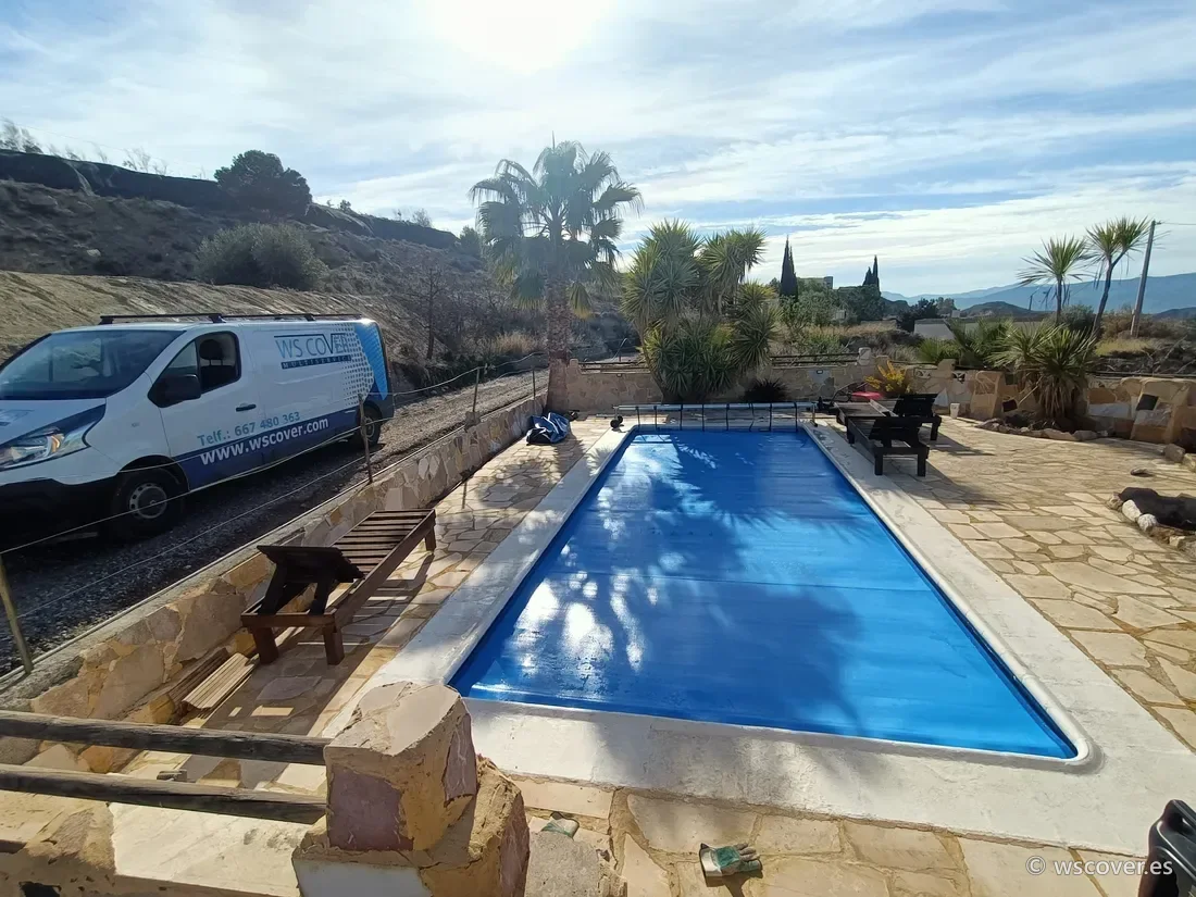 Rectangular bubble pool cover made by WS Cover