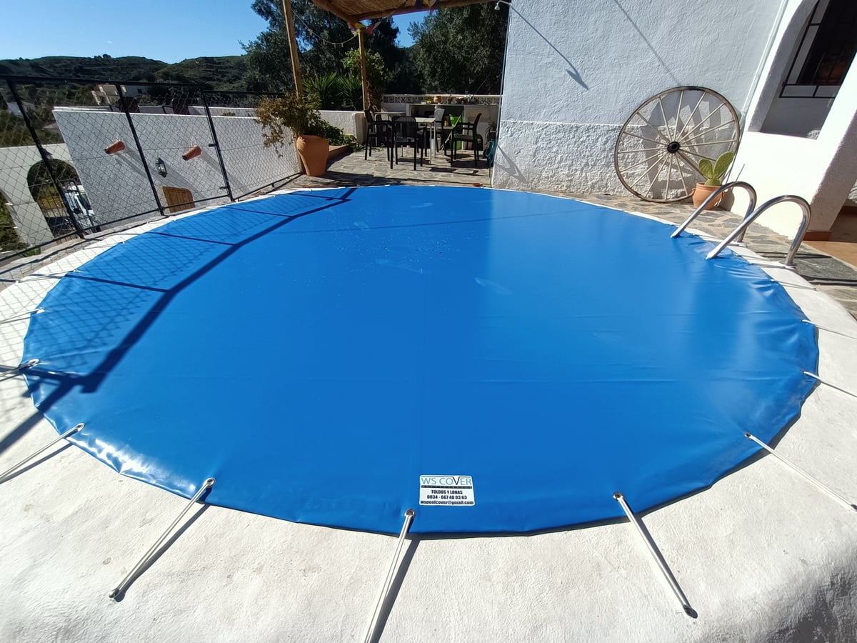 Cubierta PVC invierno con cajeado de escalera circular