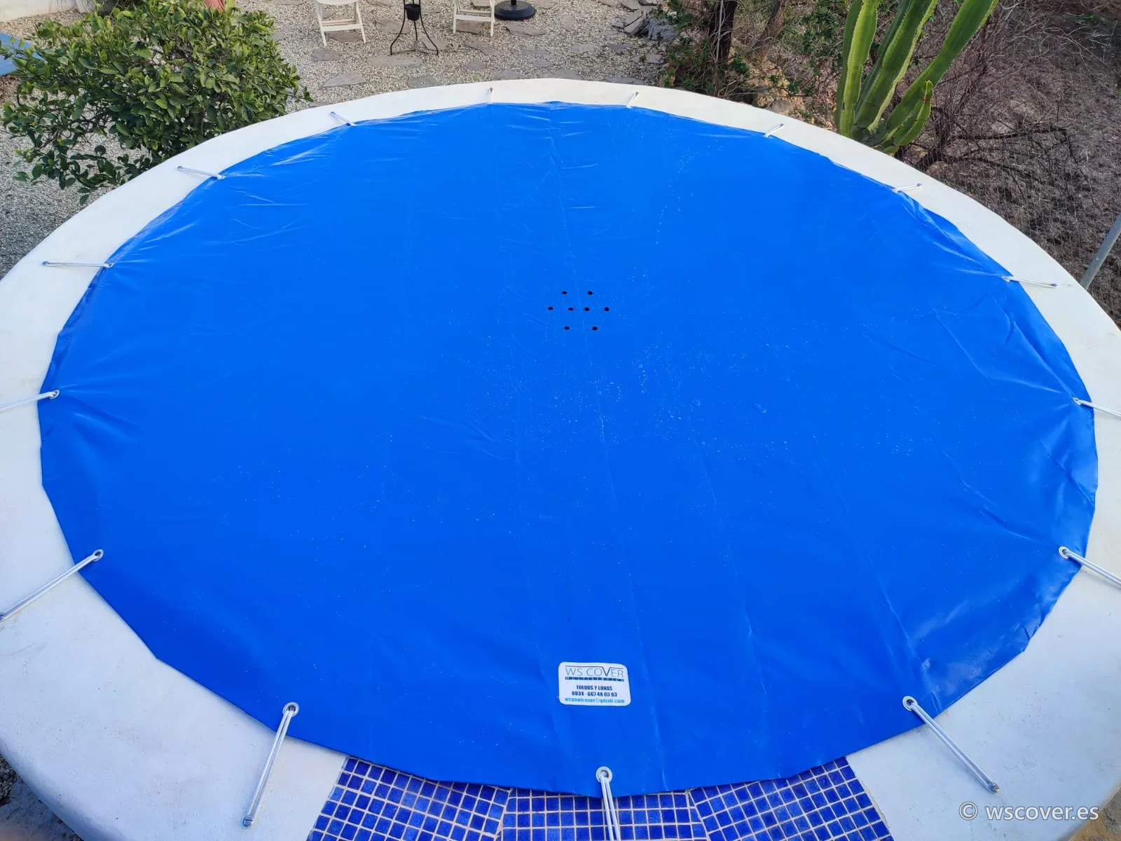 Winter PVC cover on a round pool